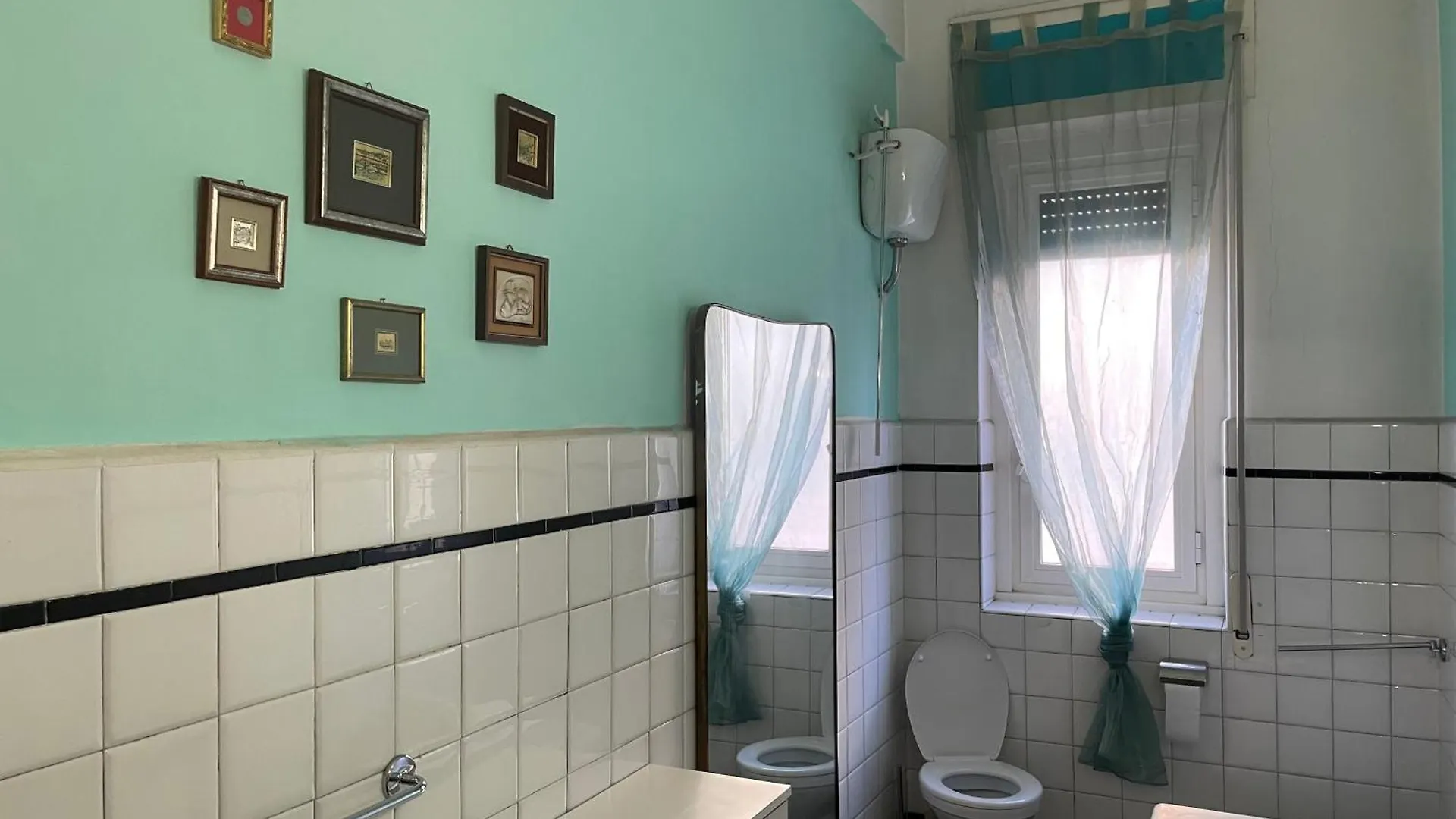 Gastaldi Rooms - Old Style Genoa Bed & Breakfast