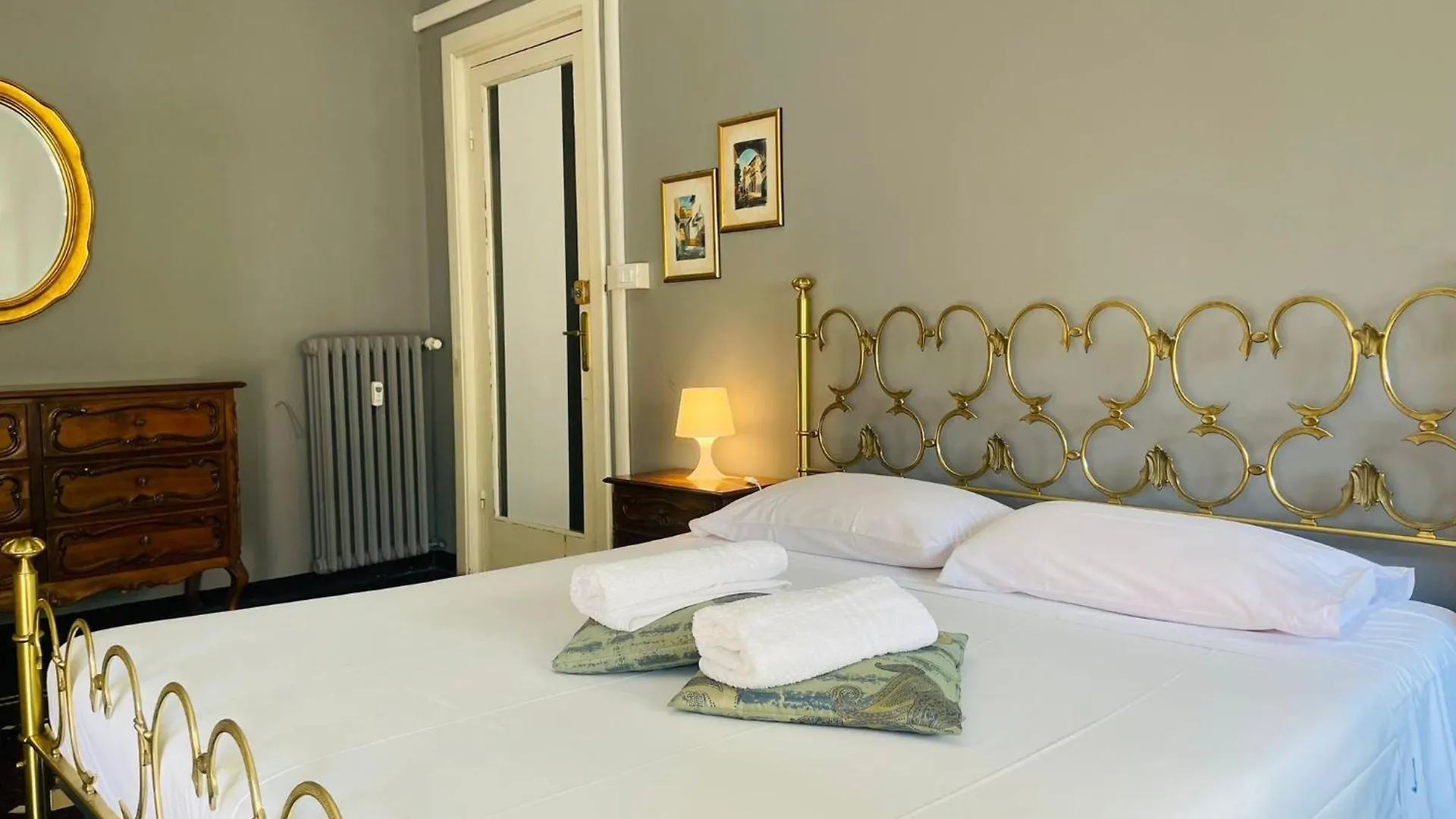 Bed & Breakfast Gastaldi Rooms - Old Style Genoa Italy